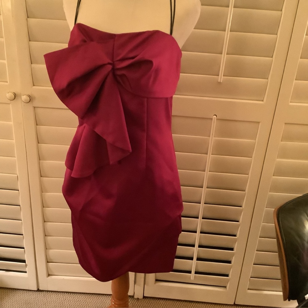 ❤️❤️❤️Women’s NWT Strapless Cocktail Dress